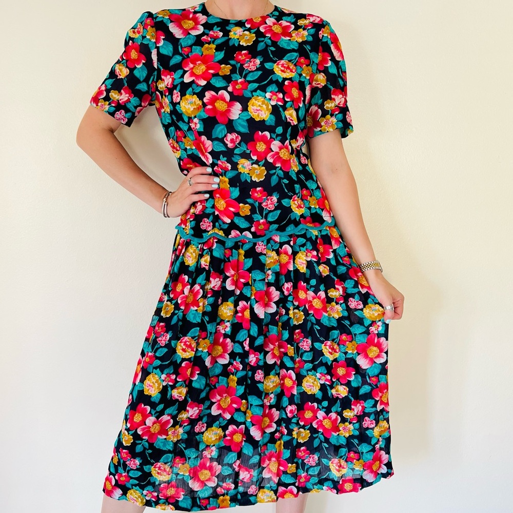 Vintage Leslie Fay dress 70’s floral dropped waist boho